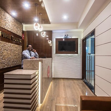 نافي مومباي Oyo 9328 Empire Suite المظهر الخارجي الصورة
