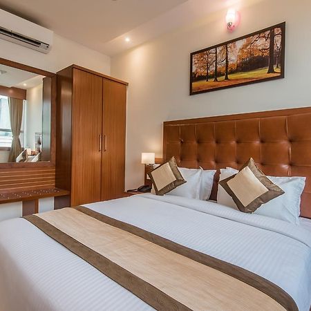 نافي مومباي Oyo 9328 Empire Suite المظهر الخارجي الصورة