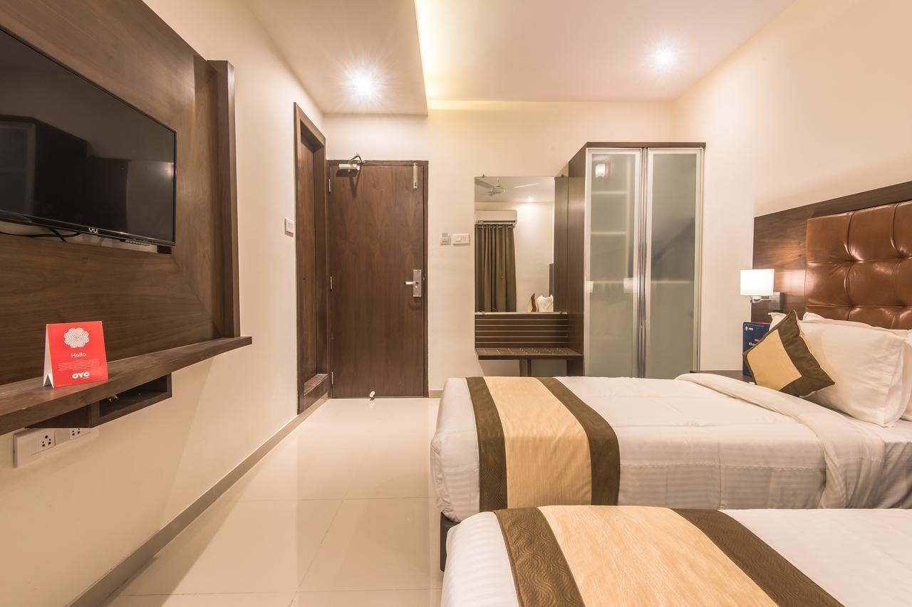 نافي مومباي Oyo 9328 Empire Suite المظهر الخارجي الصورة