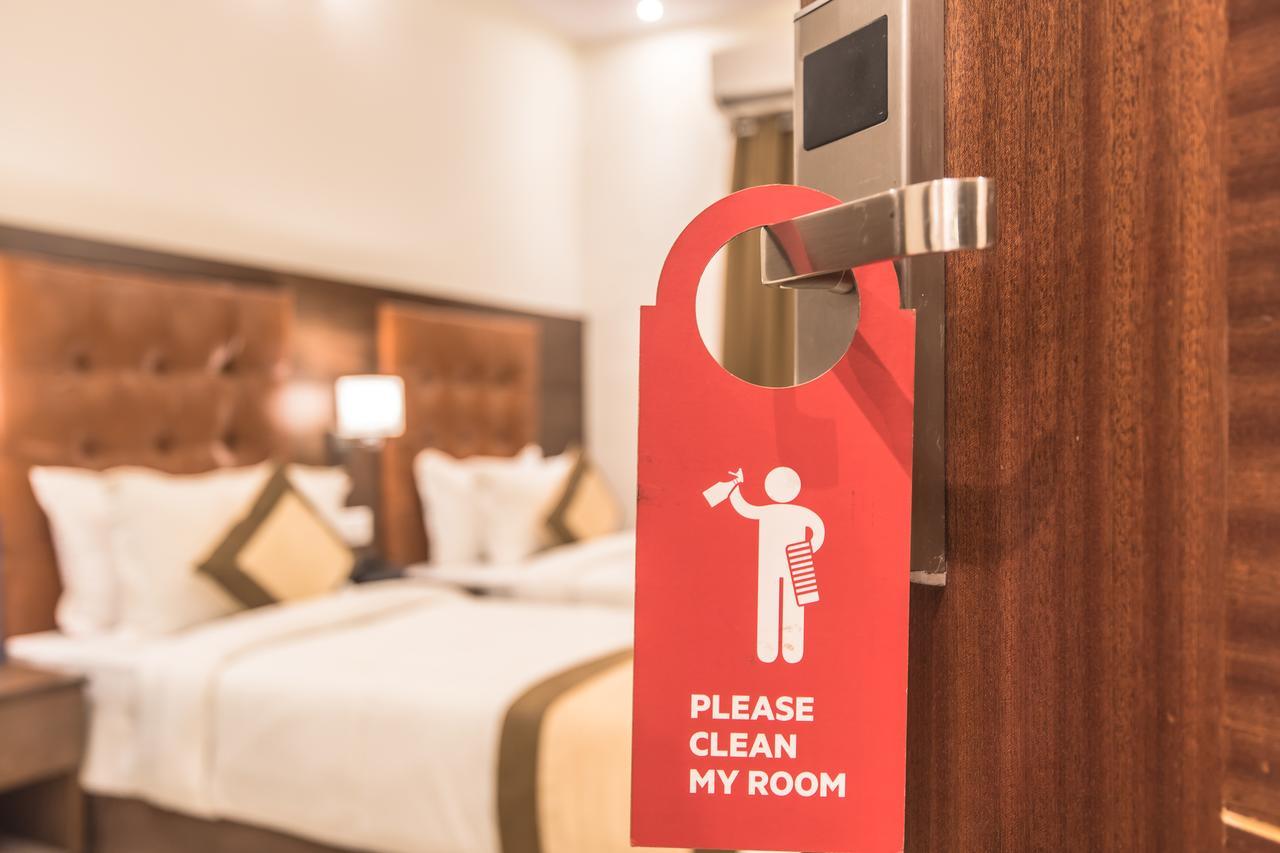 نافي مومباي Oyo 9328 Empire Suite المظهر الخارجي الصورة