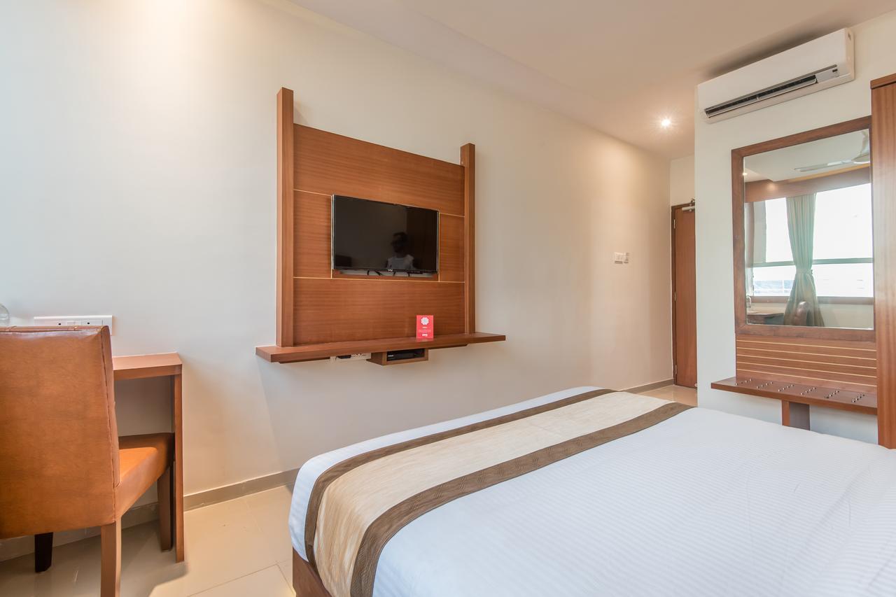 نافي مومباي Oyo 9328 Empire Suite المظهر الخارجي الصورة